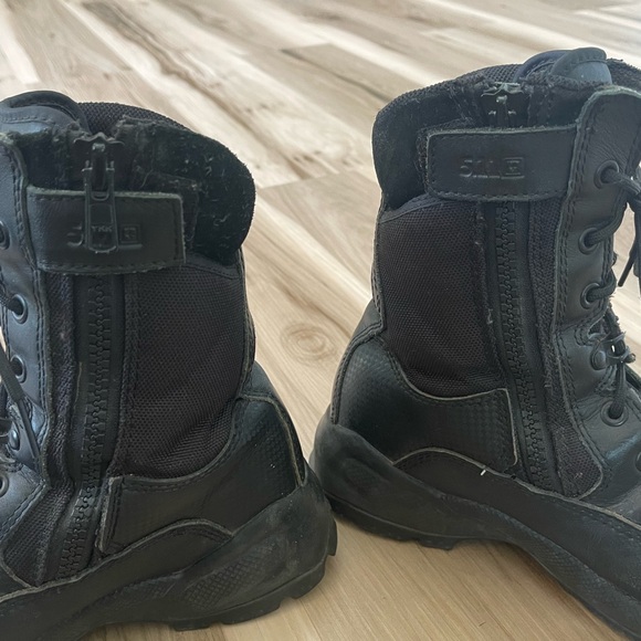 Women’s 5.11 tactical series boots. Size 8 - Picture 4 of 5